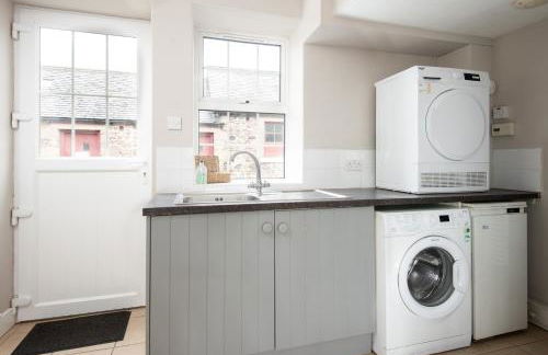 College Cottage - Photo 7