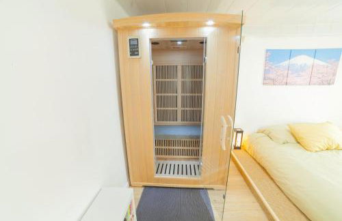 PRESTIGELOC - 3 Studios au Choix - 2 avec Sauna privé gratuit, 1 avec 3 Couchages, Centre-ville - Foto 4