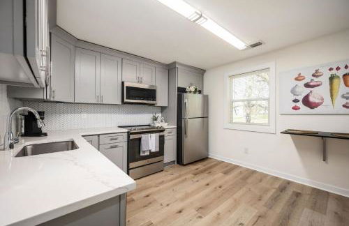 Relax in a Modern Luxury 1BD in Sylvan Hills - Foto 6