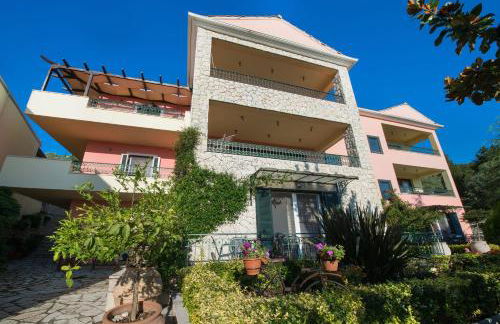 Pirofani Villa Apartments - Photo 44