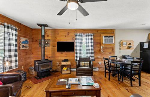 Heavenly Hideaway- Hot Tub, Firepit, Covered Patio - Foto 15