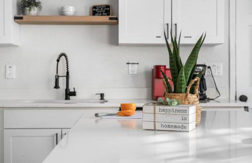 Luxury Home & Mins to Beach and Walk to Downtown - Foto 11