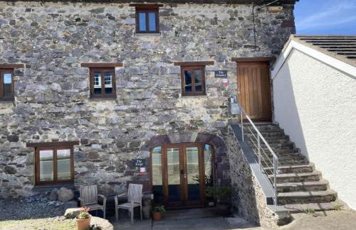 Stunning Converted Granary in Heart of St Davids - Photo 24