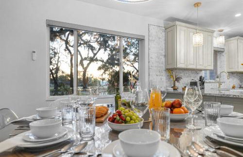 Stunning Gem Home w Heated Salt Pool & Game Room - Foto 30