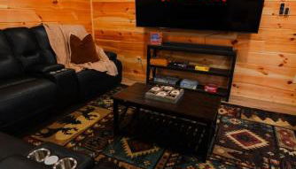 Sleeps 16 Luxury Cabin with Game Room & Hot Tub - Photo 5