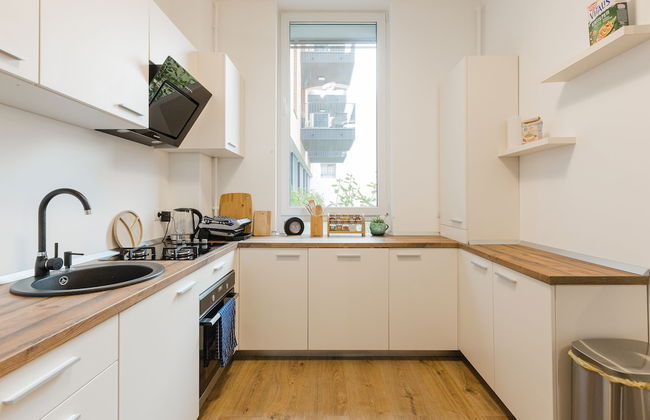 Essenza Charming Two BedRoom Apartment - Photo 31