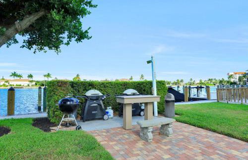 Walkout condo with beach access, pool and pickleball - Foto 45