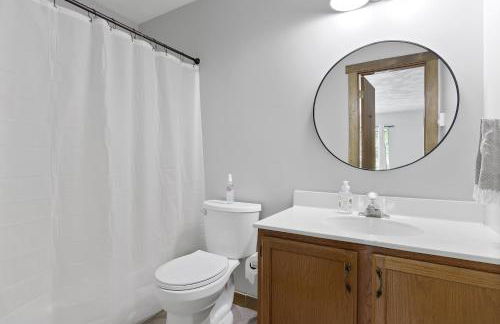 Charming Getaway l recently renovated l Hidden Valley l 4BR+3Bath l Hot Tub - Foto 21