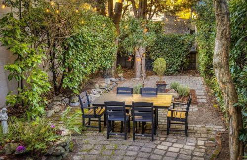 Landmark 23 - Photo 1