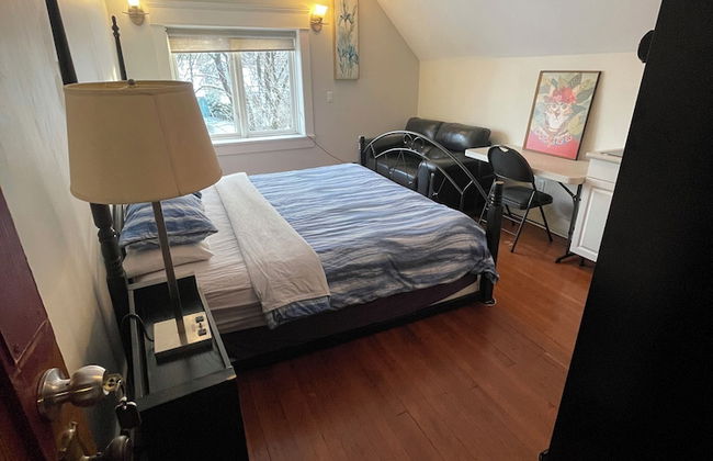 West Broadway guesthouse - Photo 38