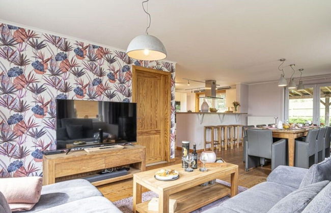 Quiet Villa with Hot Tub & Sauna - Foto 13