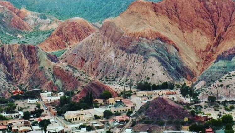 Atardecer en el pueblo de Purmamarca