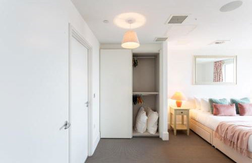 2 Bed 2 Bath Penthouse With Amazing Views with Free Parking - Foto 22