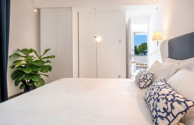 Luxury Apartment with Penthouse and Pool - Photo 16