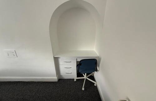 Central 3BR Home - Huddersfield Serviced Accomodation - Walk to Station & Town - Business Travellers - Families - Students - Photo 29