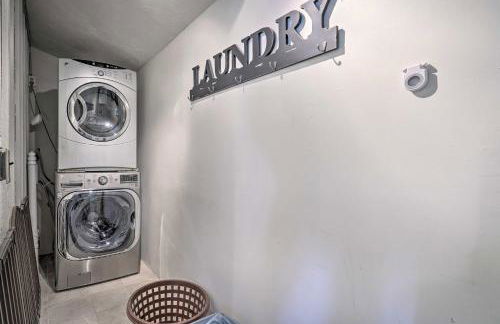 Peaceful Getaway with Private Hot Tub and Mtn Views! - Foto 20