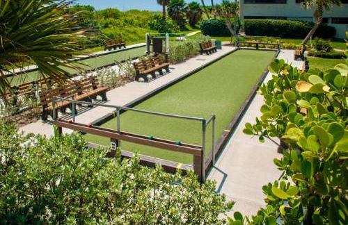 Beachfront paradise Ocean Village Golf Tennis Several heated pools Tiki bar Pickleball insite sports bar and restaurant and much more - Foto 46