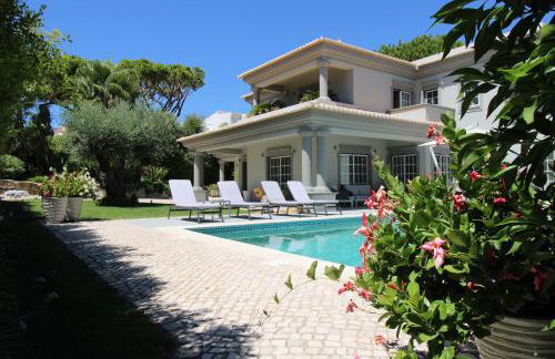 Charming Exceptional Golf Villa in Algarve - Photo 33