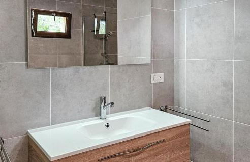 Lovely Home In Roquebrun With Kitchen - Foto 9