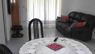 Apartamento segunda línea de playa con piscina - Photo 3