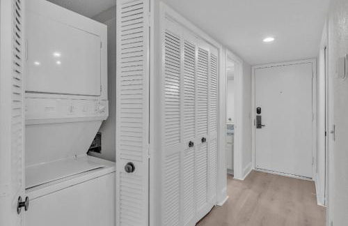 Golf and Tennis Community-Course Views-Corner Unit - Foto 13