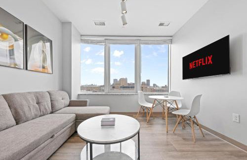 Luxe Condo in Downtown Cleveland l 2 TV's l Parking - Foto 3