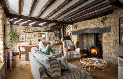 Bourton on the Water Country Chic Authentic Cottage - Photo 1