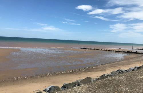 BeRo Bungalow with a hot tub & a large garden! - Foto 46