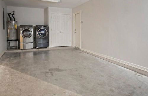 8 Mins to SPI Beach Spacious 3BR with Backyard - Foto 47