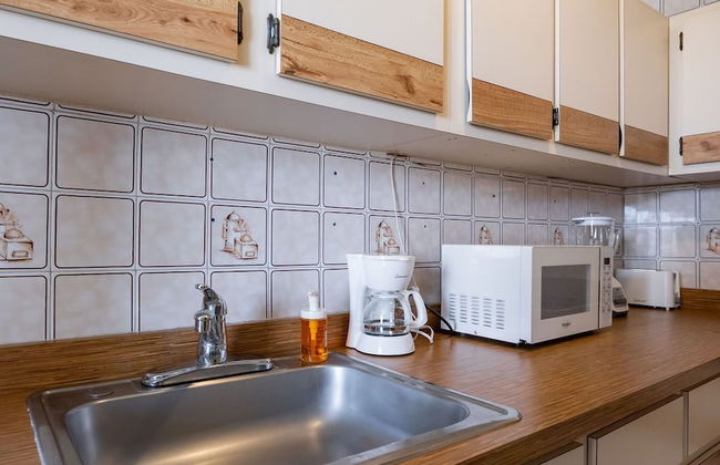 Maria Beach 1BDR Oceanfront Pool Parking - Photo 11