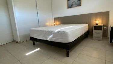 T2 climatise 4 pers avec terrasse vue campagne piscine et parking V0773 - Foto 3