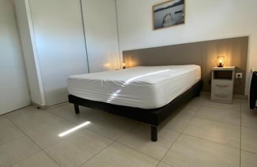 T2 climatise 4 pers avec terrasse vue campagne piscine et parking V0773 - Foto 3