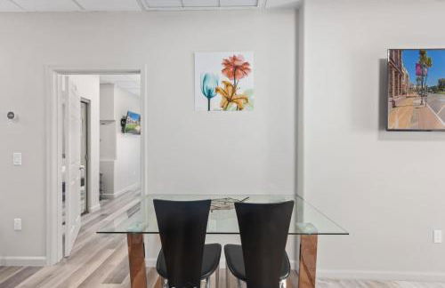 New 2 Bed 2 Bath On The Avenue - Foto 2