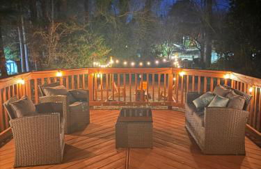 Spacious 4BR House Sleeps 9 Outdoor Lounge with Fire Pit plus Games - Foto 48