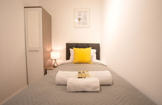 Rest & Recharge Regents CT 2bed Sleeps 7 - Foto 3