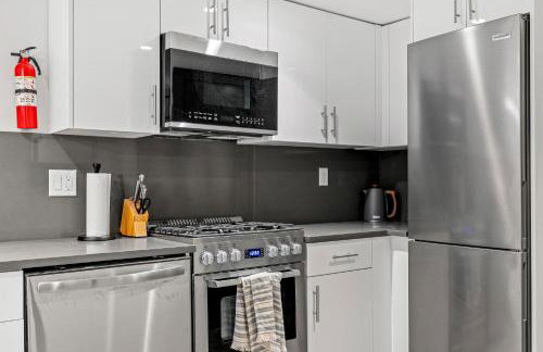 luxury 2 bed 2 bath apt with free parking - Foto 6