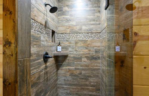 Just the Two of Us RIVER FRONT Luxury Cabin - Foto 38