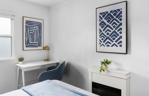 Posh & Serene 2BR w Private Patio - Foto 19