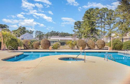 First floor, Little River Condo with Pool 3 miles from beach - Foto 3