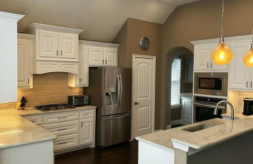 Spacious 4BR Home in Frisco Ideal for Long Stays - Foto 5