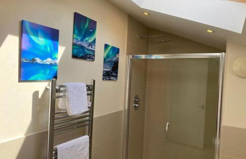 Homely & Warm Trumpington House w Parking, 5 mins drive to Bio Medical Campus, Addenbrooke's & Papworth hospitals - Foto 47