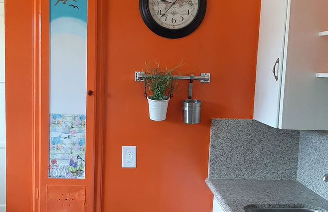 The New Star Motel with Studio-Kitchens: 1950s Extended-Stay Lodging and Retreat Center - Photo 38