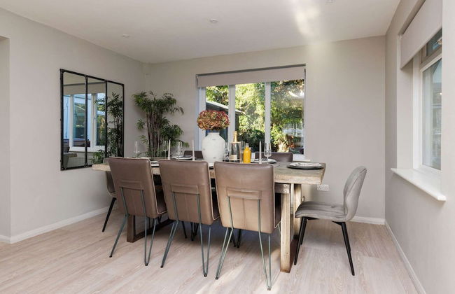 Stylish 4 Bed Home Close to Beach - Foto 20