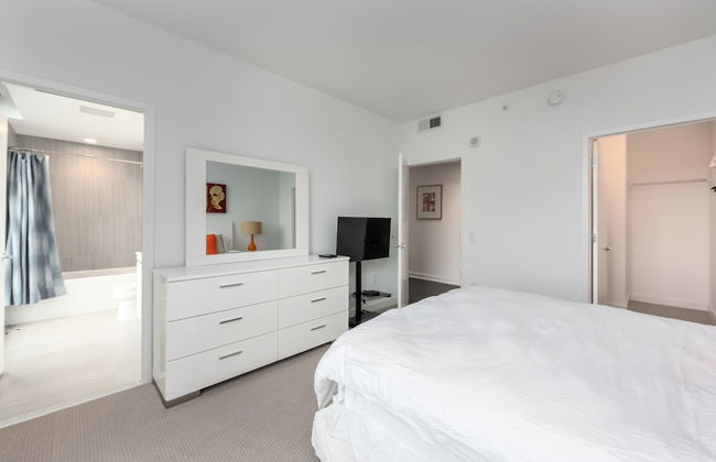 Global Luxury Suites at Reston Town Center - Photo 25