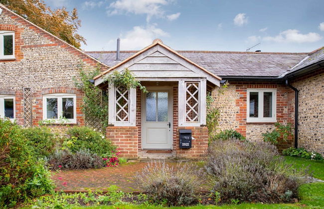 Charming Cottage for 10 in Heart of South Downs - Photo 42