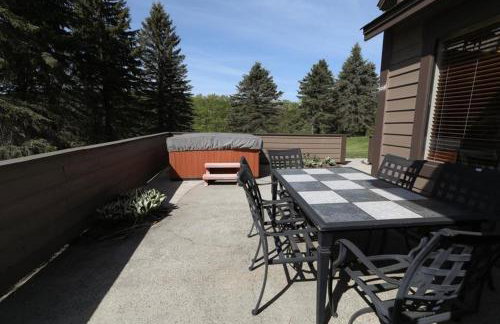Seven Springs Sunridge 3 Bedrooms Premium Condo, Private Hot Tub! by RedAwning - Photo 42