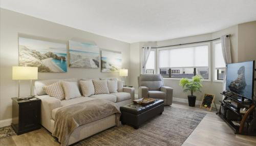 Lakefront Osage Beach Condo + Workspace w/ Pool Views - Foto 4