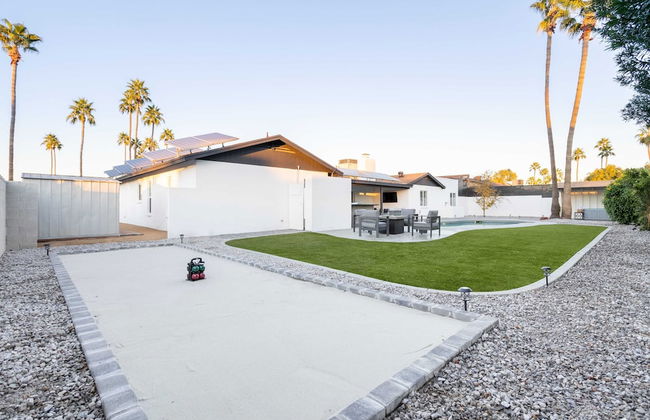 Grayhawk by Avantstay Modern Home w/ Pool, Hot Tub, Bocce, Fire Pit, Pool Table, Putt-putt & Putting Green - Foto 35