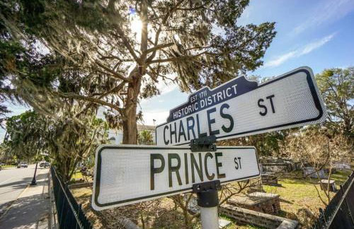 Beautiful, Modern Getaway in Historic Downtown Beaufort - Foto 20