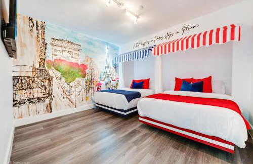 The World's Mansion - Game Room, 9 Bedrooms, HtdPool, Mini Golf, BBQ - Foto 28